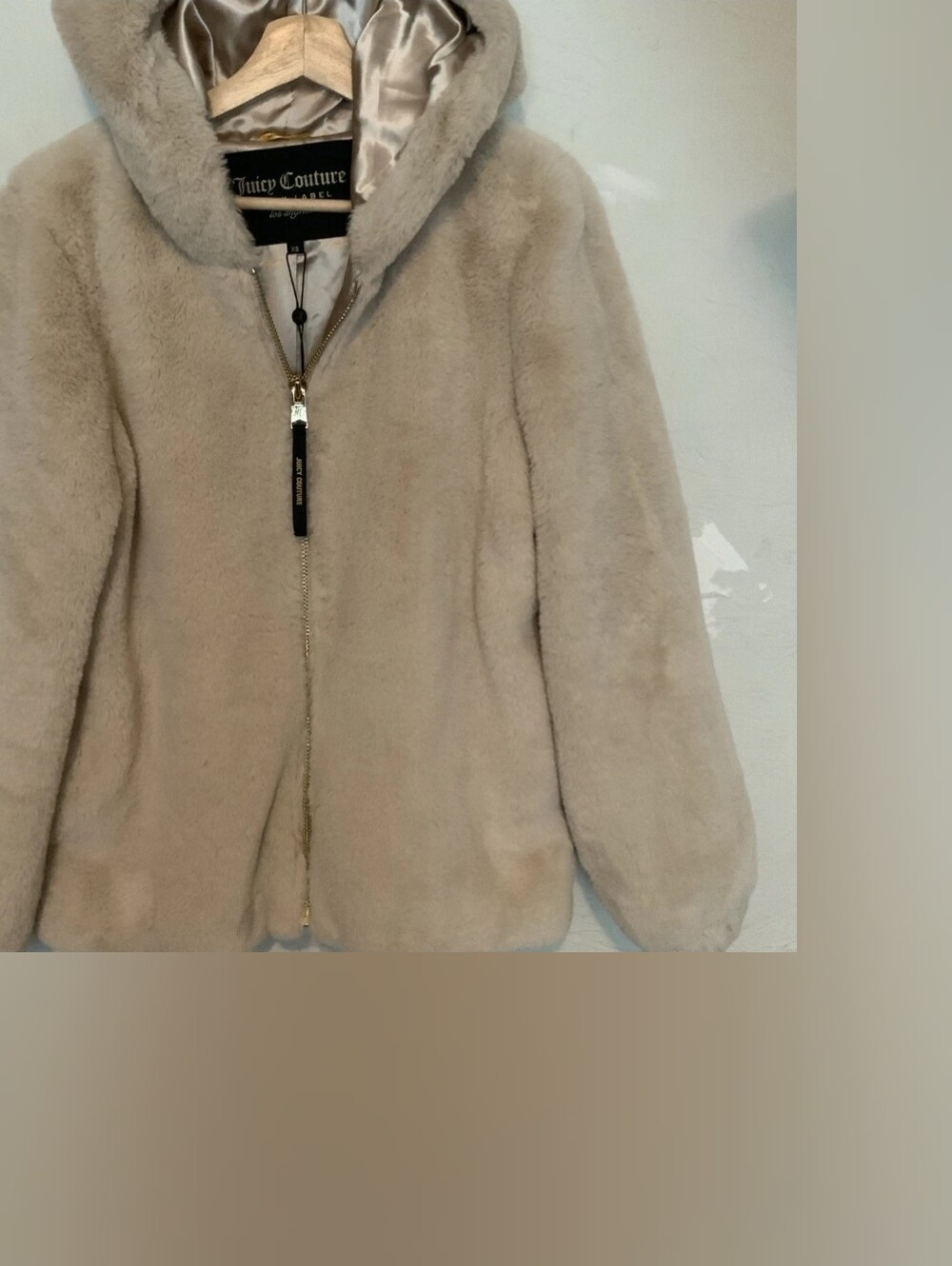 Juicy Couture Plush Faux Fur Hooded Jacket Womens XS Cream Satin Lined NWT​